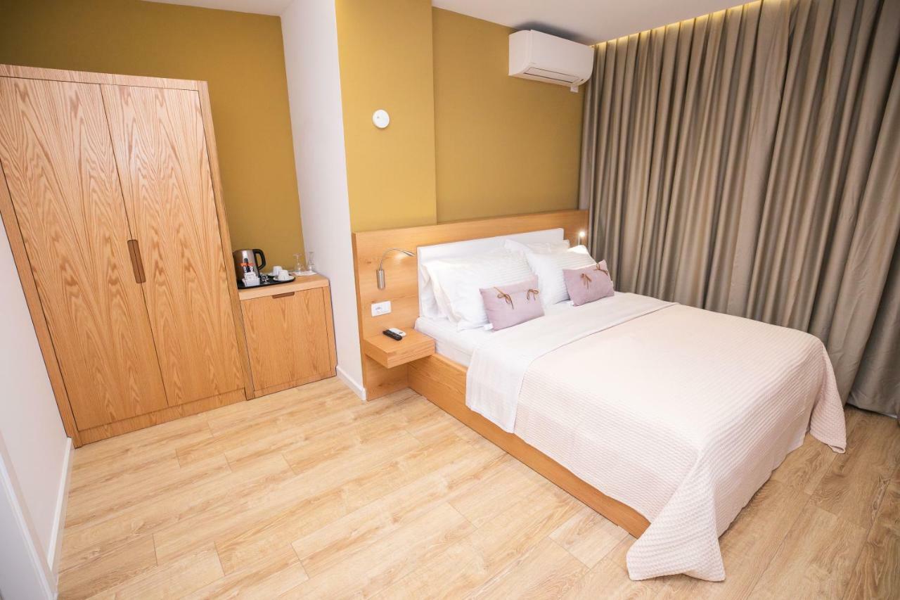 Hotel Elior Tirana Exteriör bild