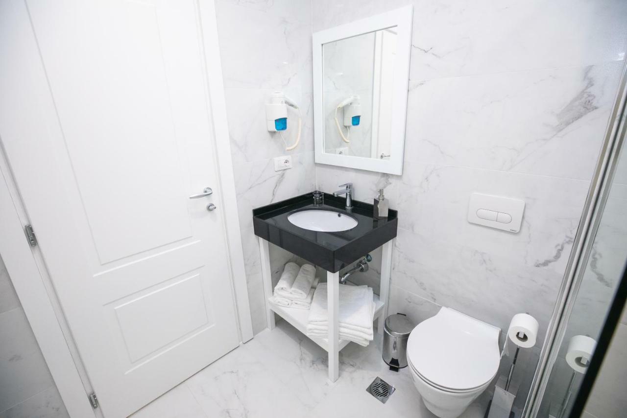 Hotel Elior Tirana Exteriör bild
